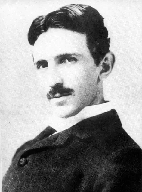 Nueve inventos que NO son obra de Edison (homenaje a Tesla)