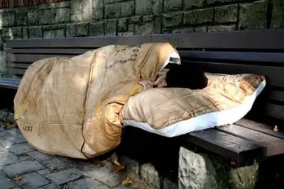 Moda callejera: colcha con diseño de cajas de cartón.