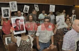Hallan vivos a “fusilados” en la dictadura militar