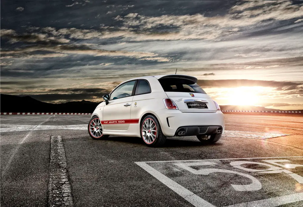 Abarth 595 50 Aniversario: regreso a los orígenes del escor
