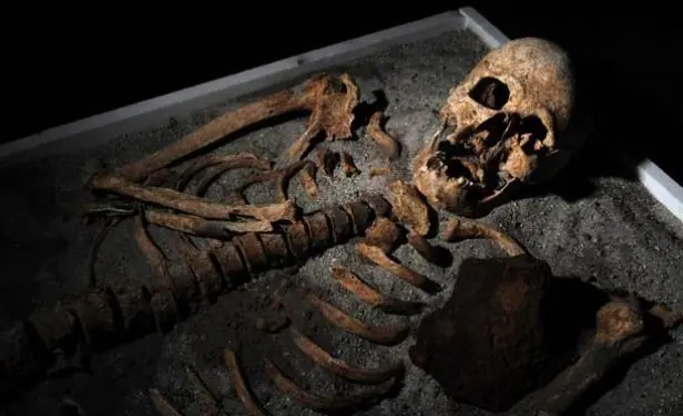 Hallan restos de un "vampiro" medieval