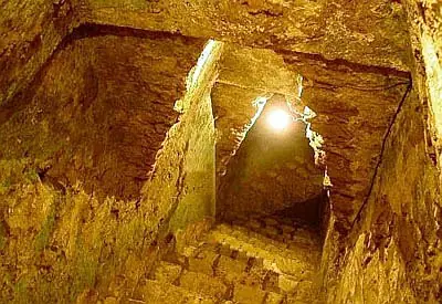 Momia en palenque¿sacerdote o astronauta?