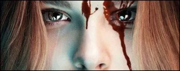 Chloe Moretz con el clásico look ensangrentado de Carrie