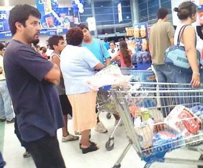 Que fila avanza mas rapido en el supermercado?