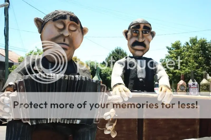 Muñecos de fin de año La Plata: una tradicion