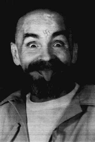 Cuando los Beatles invitaron a Charles Manson a matar