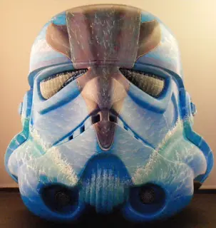 TK Helmet Project - Artistas decorando cascos StormTrooper