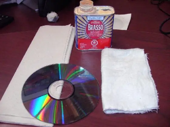 Cómo reparar un CD o DVD rayado