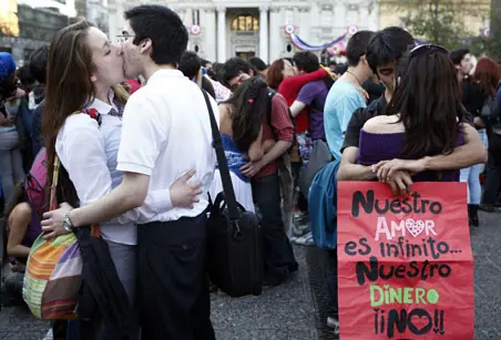 Besatón Mundial por la Educación! (Argentina-1/10/11) Veni