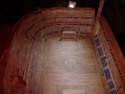 Estadio hecho de fosforos