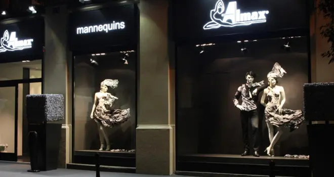 Maniquís biónicos espían a los compradores
