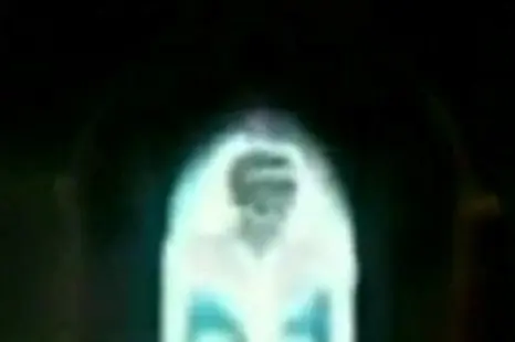 Aparece el fantasma de lady Di en Vitró de Escocia.
