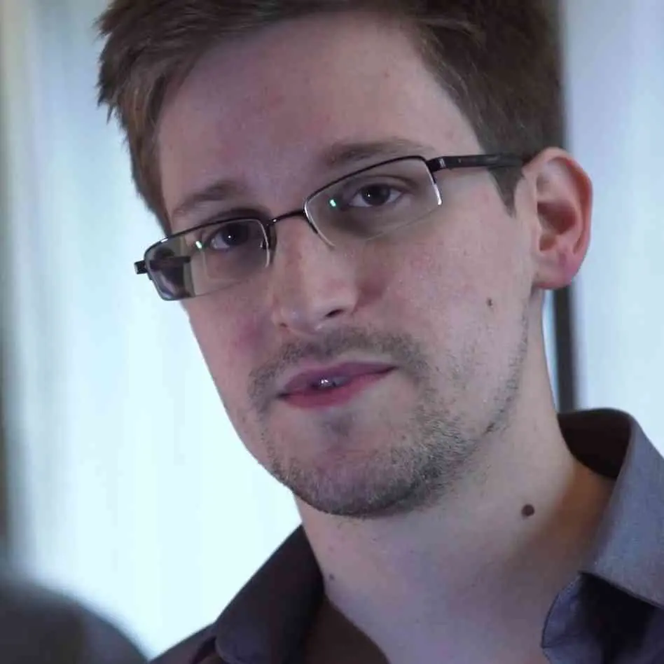 10 sitios donde Snowden podría refugiarse (un poco de humor