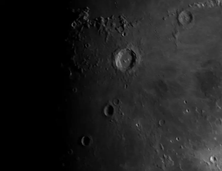 Aburrido? Mirá la luna por el telescopio remoto ahora
