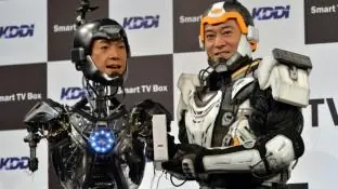 Robots armados con pistolas eléctricas