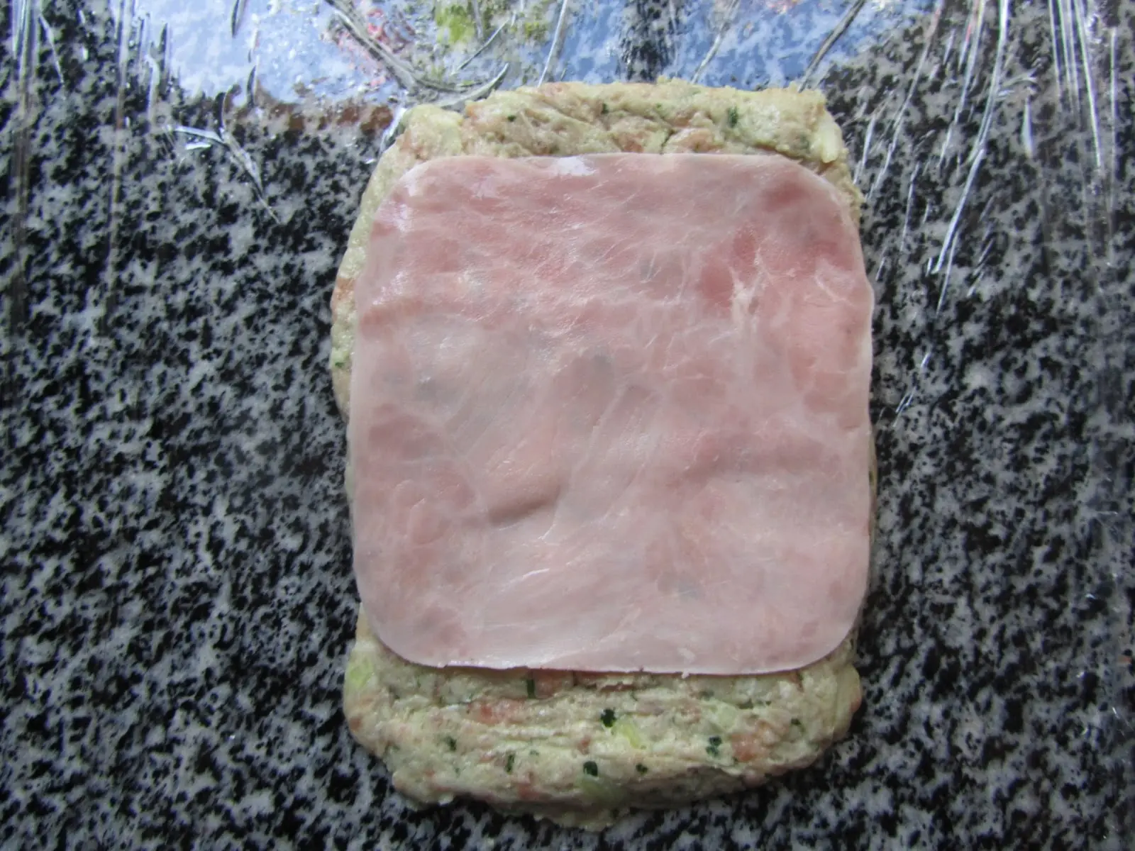 arrollado de carne picada