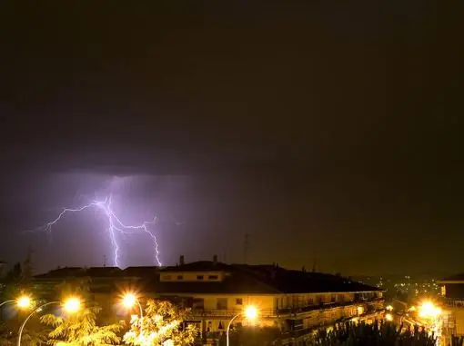 Mitos y leyendas. El fantasma de La Casa de las siete chimen