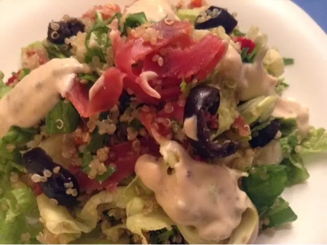 Ensalada de Quinoa, Jamón Crudo, Rucula, ... [Foto-Receta]