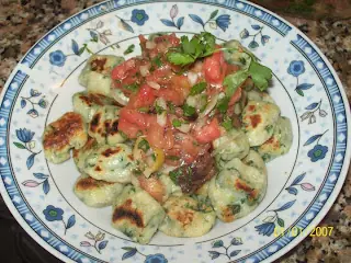 Ñoquis de Rúcula con Vinagreta de Tomate y Estragón