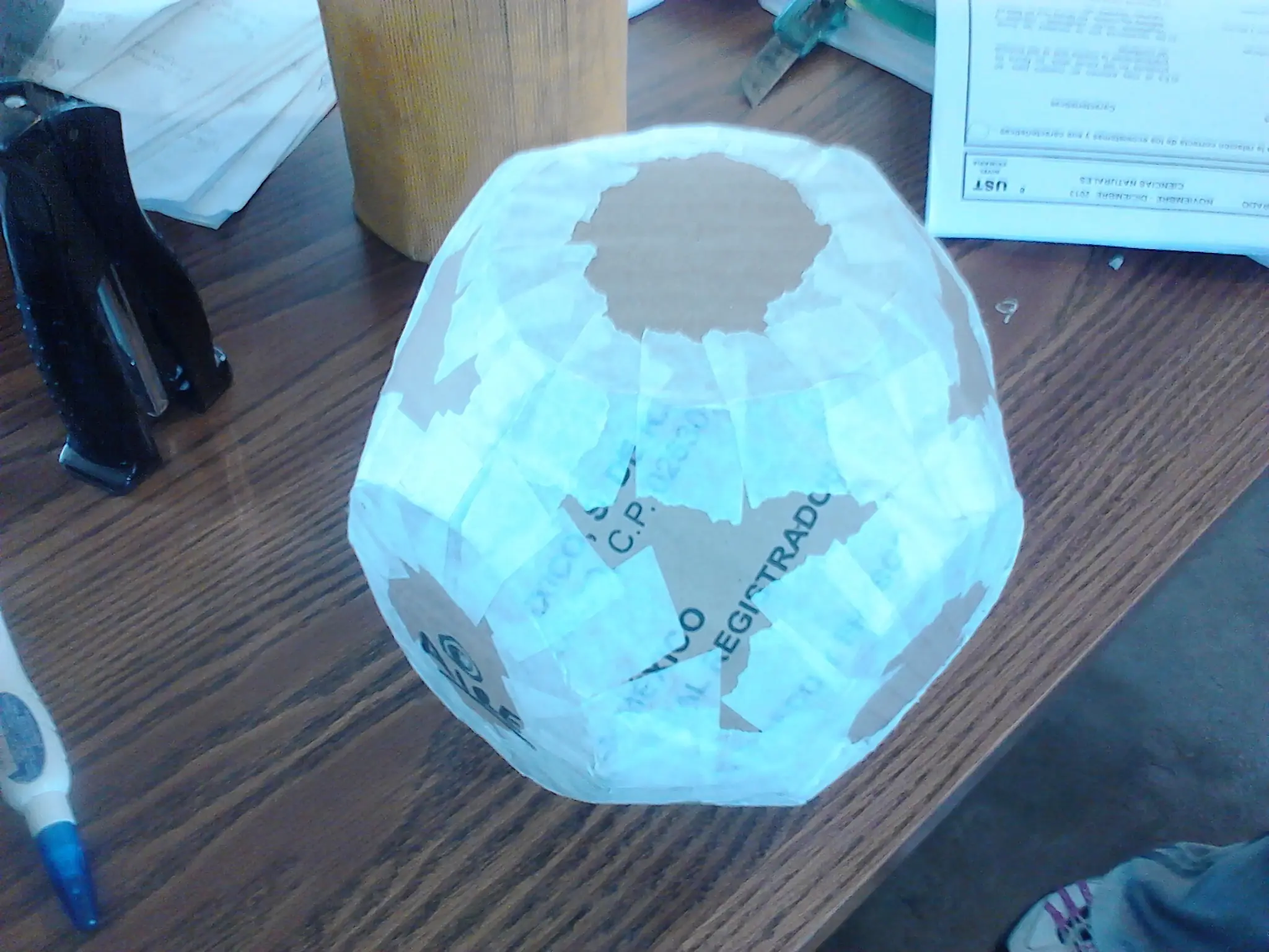 Juego con implementos fabricados por niños