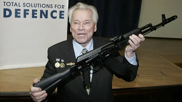 Murió Mikhail Kalashnikov