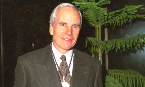 Patagonia: 'Tompkins, Rockefeller y otros la colonizan'
