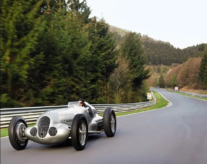 Nordschleife– Beast – Mercedes W125 prueba el Nurburgrin