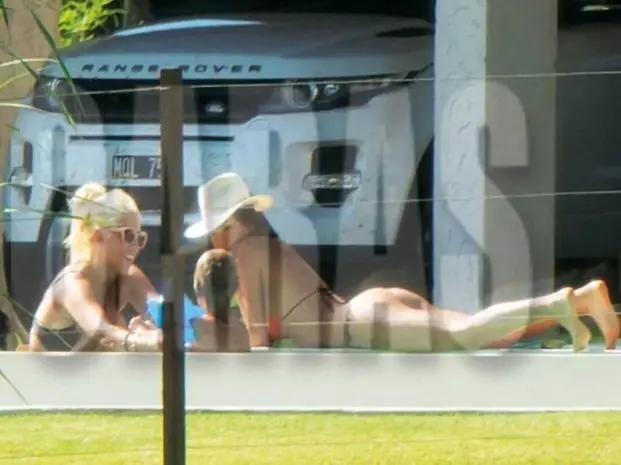 Wanda y Zaira Nara, sol y bikini en Carlos Paz