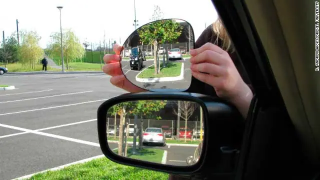 Inventan espejo retrovisor que evita el punto ciego