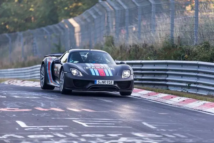o Porsche 918