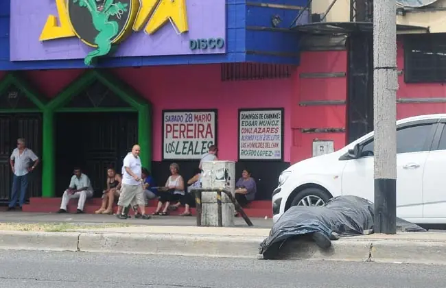 Columna de luz "abatió" a un agente de la Federal