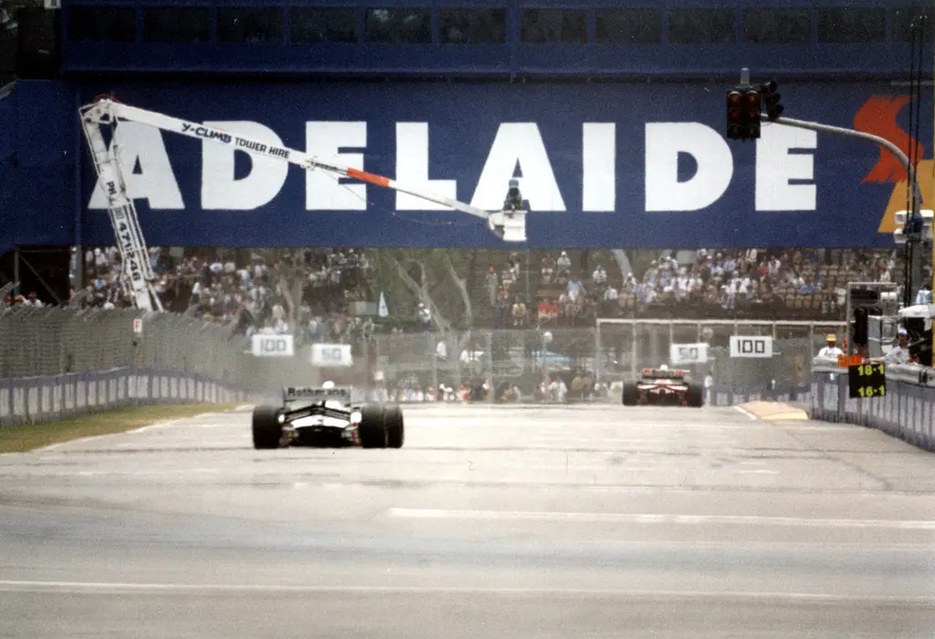 Adelaida 1994: leyendas que empiezan, leyendas que terminan
