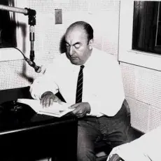 Neruda fue descartado para el Nobel por ser comunista