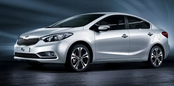 Kia mostro el nuevo Cerato Forte 2013