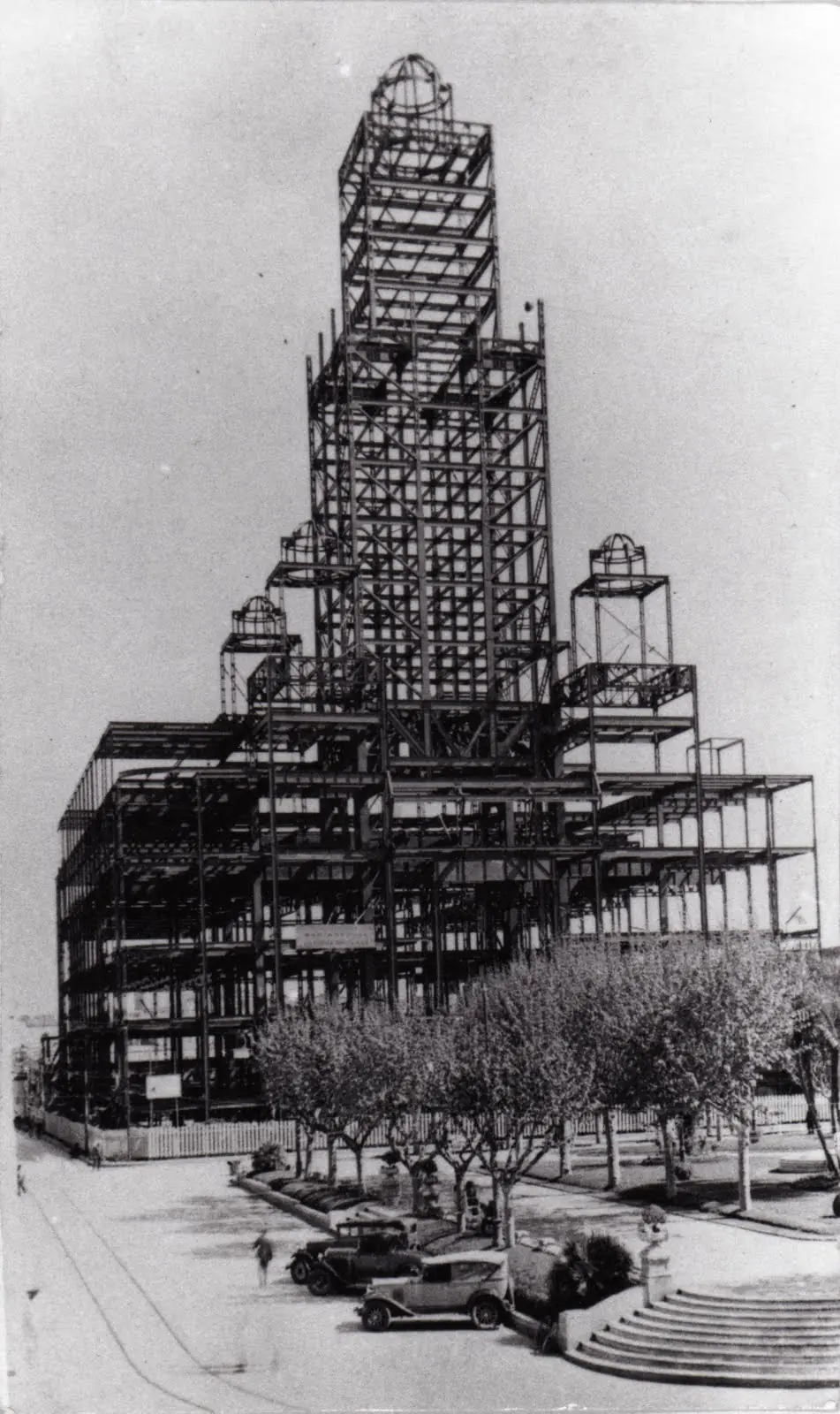 Torre de Guido: ¿Iglesia, Porteñismo o Politica?