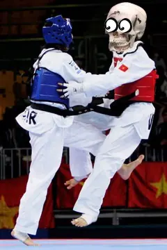 Patada en Los Huevos