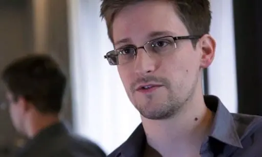 Snowden sigue en la zona de tránsito del aeropuerto de Mosc