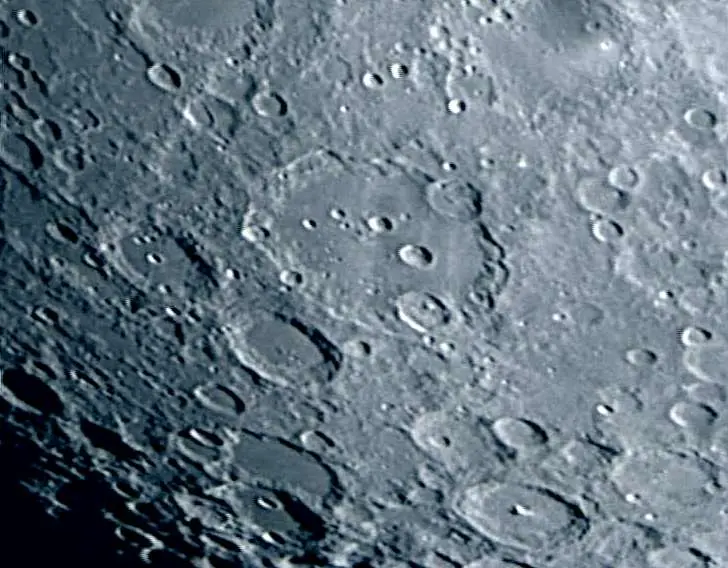 La luna con el telescopio remoto en vivo ahora