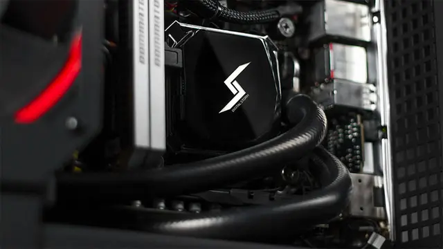 Bolt II, la primera Steam Machine con refrigeración líquid