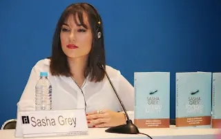 Sasha Grey tuvo mas exito que Vargas Llosa
