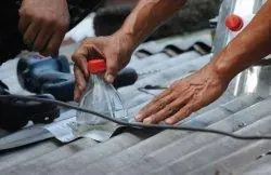 Ahorrando $$$$$ lampara hecha con botella de luz solar