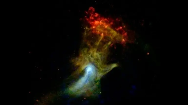 La "Mano de Dios", por la NASA