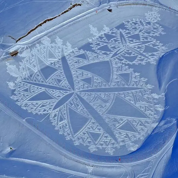 mucho mas cool  arte en nieve