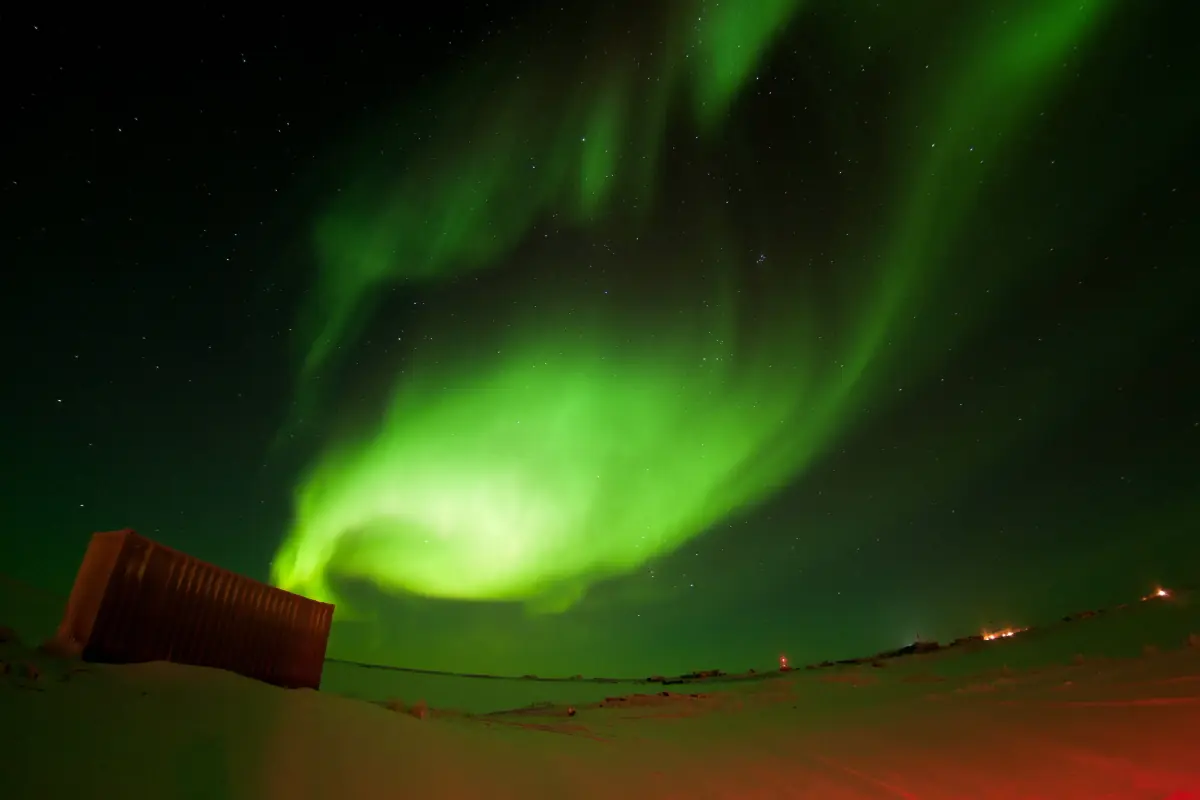 La explosión solar provocó admirables auroras boreales