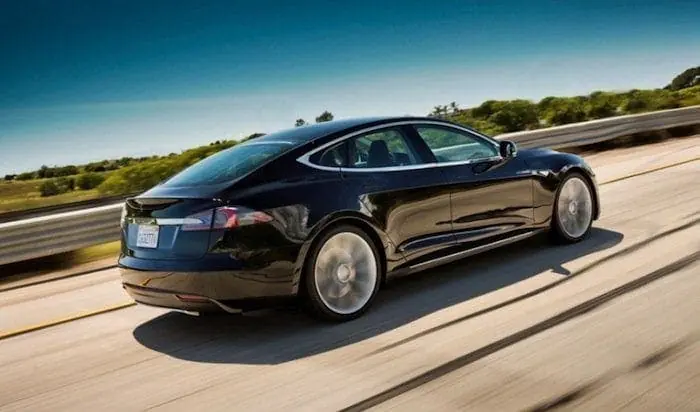 Tesla plantea