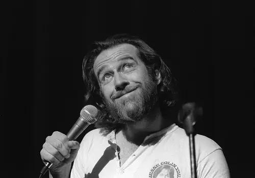 George Carlin ... Un idolo del humor .