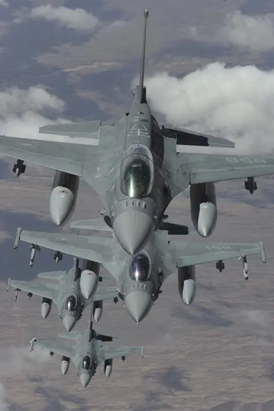 Chile: el cazaf-16 chileno, superioridad aerea y bombardeos