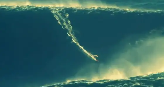 Nuevo record de la ola más grande surfeada