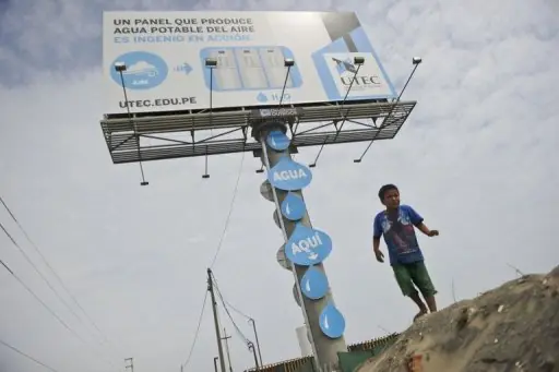 El increíble cartel que produce agua potable