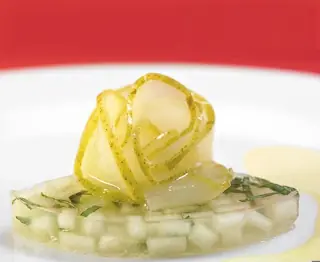Gelatina de sidra con manzana y salvia